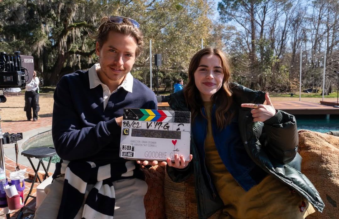 mikaelson31hale's tweet photo. #GoodbyeGirl 🎬
Empieza el rodaje de la comedia romantica protagonizada por Cole Sprouse y Kiernan Shipka. 👈🏻 @PrimeVideo @PrimeVideoLat https://t.co/2algiDNlTk
