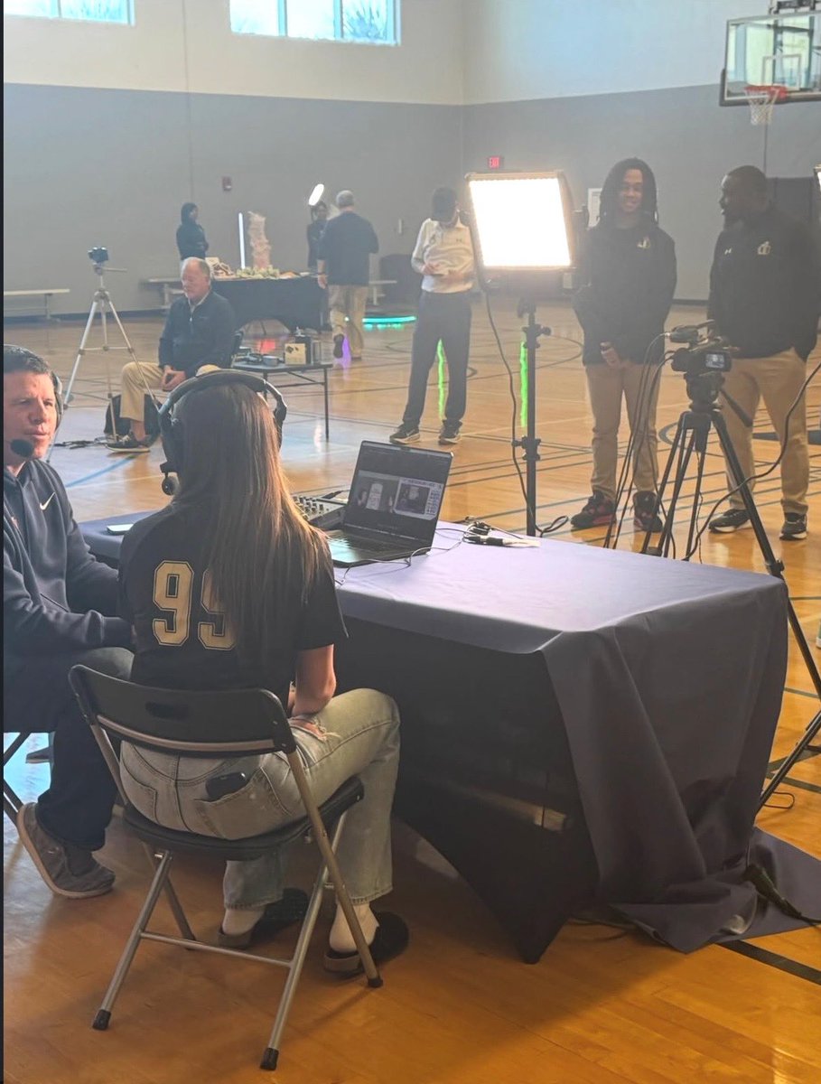 ashlynmadine's tweet photo. Exciting day at the 2026 Spring Sports HS media day. It was a lot of fun! Thank you @highschool912 and all the local media that was there today! @UnityJohnsonMil @FIHS_Softball @ExtraInningSB @CoachNeubauer_6 @CoachMarioH @EKinberger @lexcarver3 @Zcarv_1 @saintleocoach @CoachRonFrost @BaynesCoach @MercerUSoftball @MichelleFrew7 @TopPreps @SoftballRecruit @fastpitchwatch