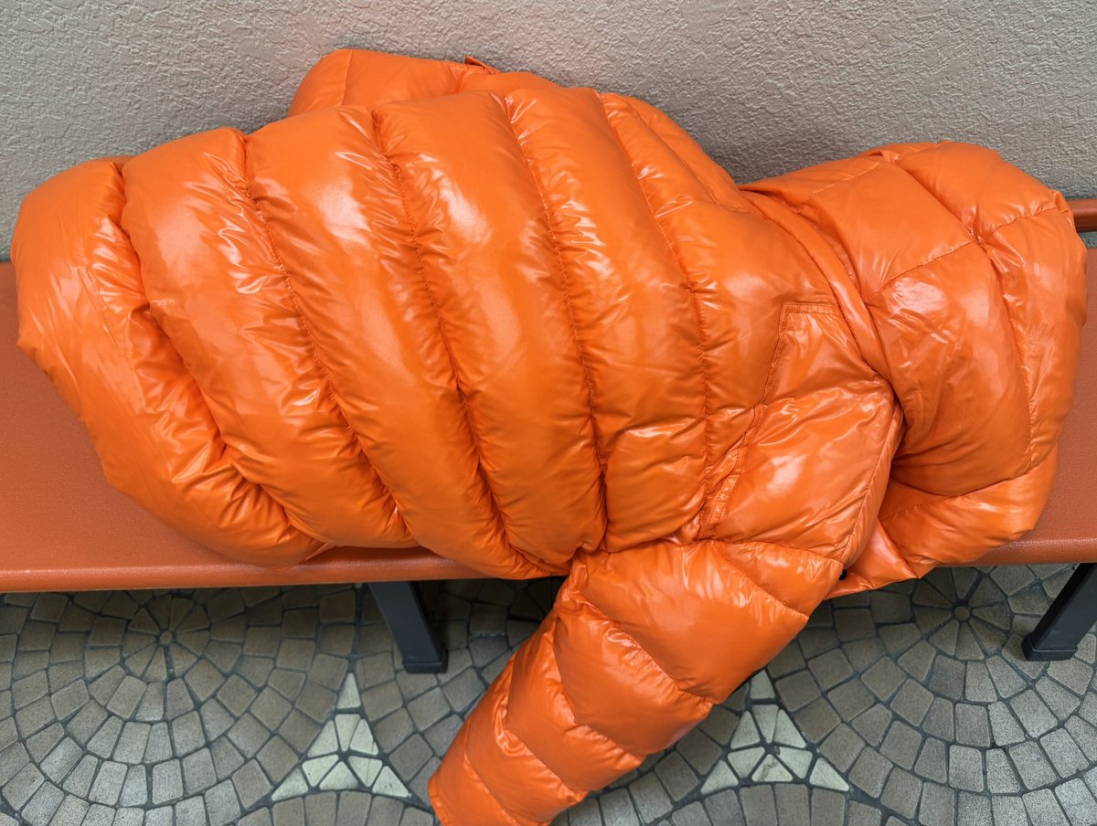 Shiny Down Jacket Fetish tweet media