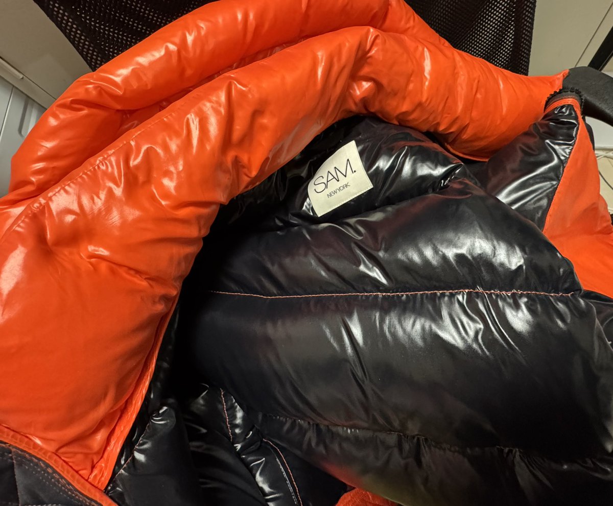 Shiny Down Jacket Fetish tweet media