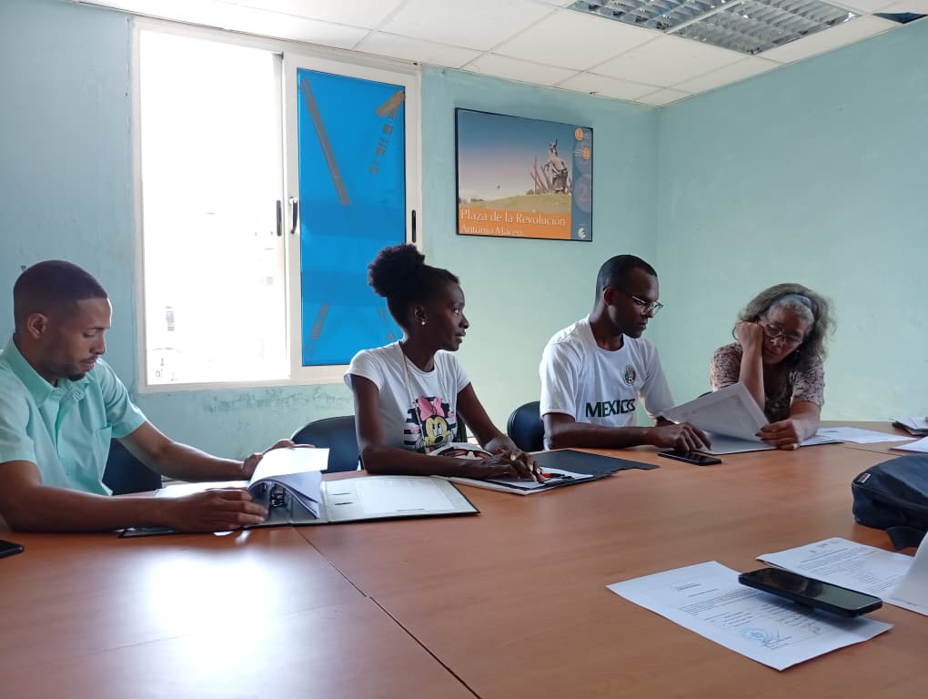 El #MICOM inspecciona a nuestra <a href="/REFHDSCU/">Refinería Hermanos Díaz</a>. 🏭✅
El objetivo: comprobar el cumplimiento de las normas y disposiciones legales en telecomunicaciones y las TIC's.
#PetrolerosPorCuba #Cuba