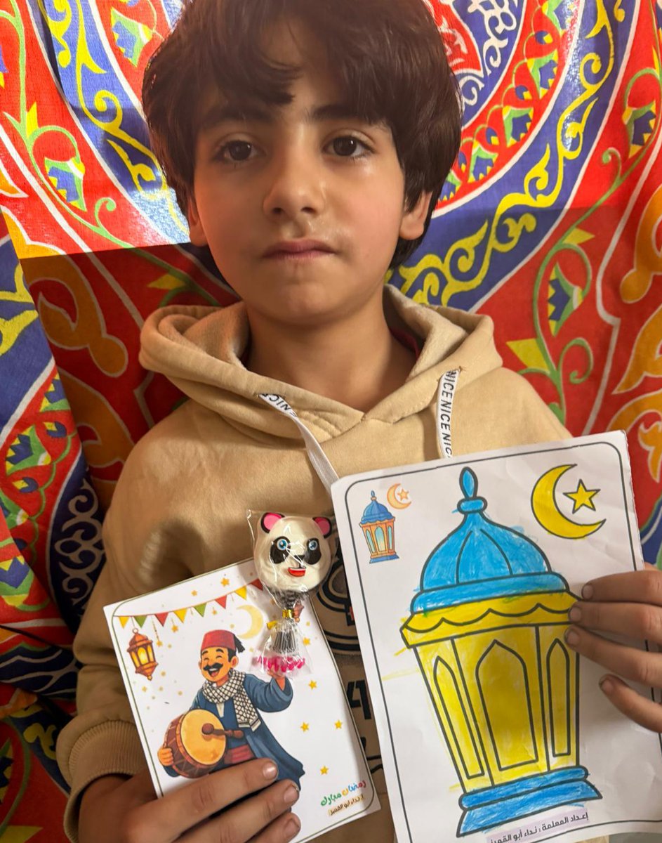 🌙 Mohammad is holding a picture of a lantern…
Because we don’t have the money to buy him a real one.
We hope to provide him with food and treatment first.
Ramadan is a month of mercy… please help us bring light into his life 🤍

chuffed.org/project/142512…