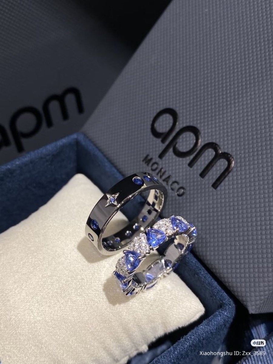 fashionndiary's tweet image. 