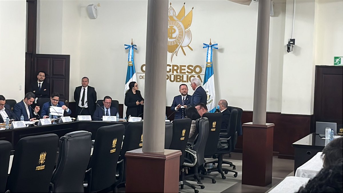 #PostuladoraTSE |
La Comisión de Postulación concluyó la integración de 20 candidatos en la nómina que será remitida al Congreso de la República para la elección de magistrados del Tribunal Supremo Electoral.