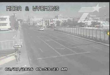 DianaGomezTV's tweet image. 🌬️🍃 Gusty winds making for a hazy view around #ElPaso. The mountains are barely visible today. If you’re out driving, take it slow and watch for debris on the roads. Drive Safely!
#EPTraffic #WindyWeather #SunCity #StaySafe