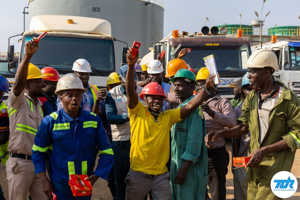 Snippets from a heartwarming moment:

The Managing Director of Tema Oil Refinery (TOR) beautifully demonstrated servant leadership and genuine appreciation by personally sharing chocolates with staff across the refinery. Moving from one office to another, he handed them out