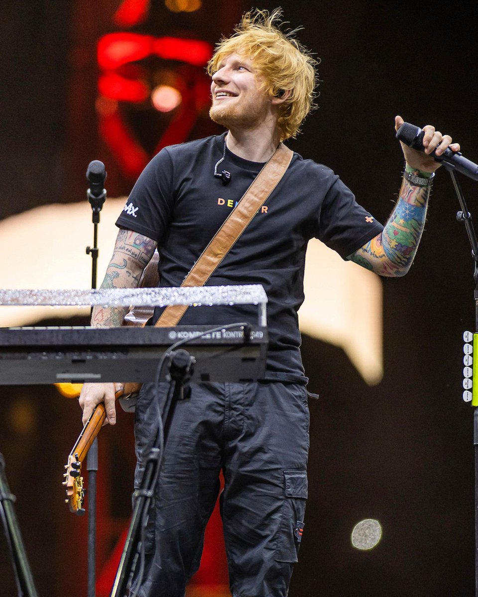 Empower Field at Mile High tweet media