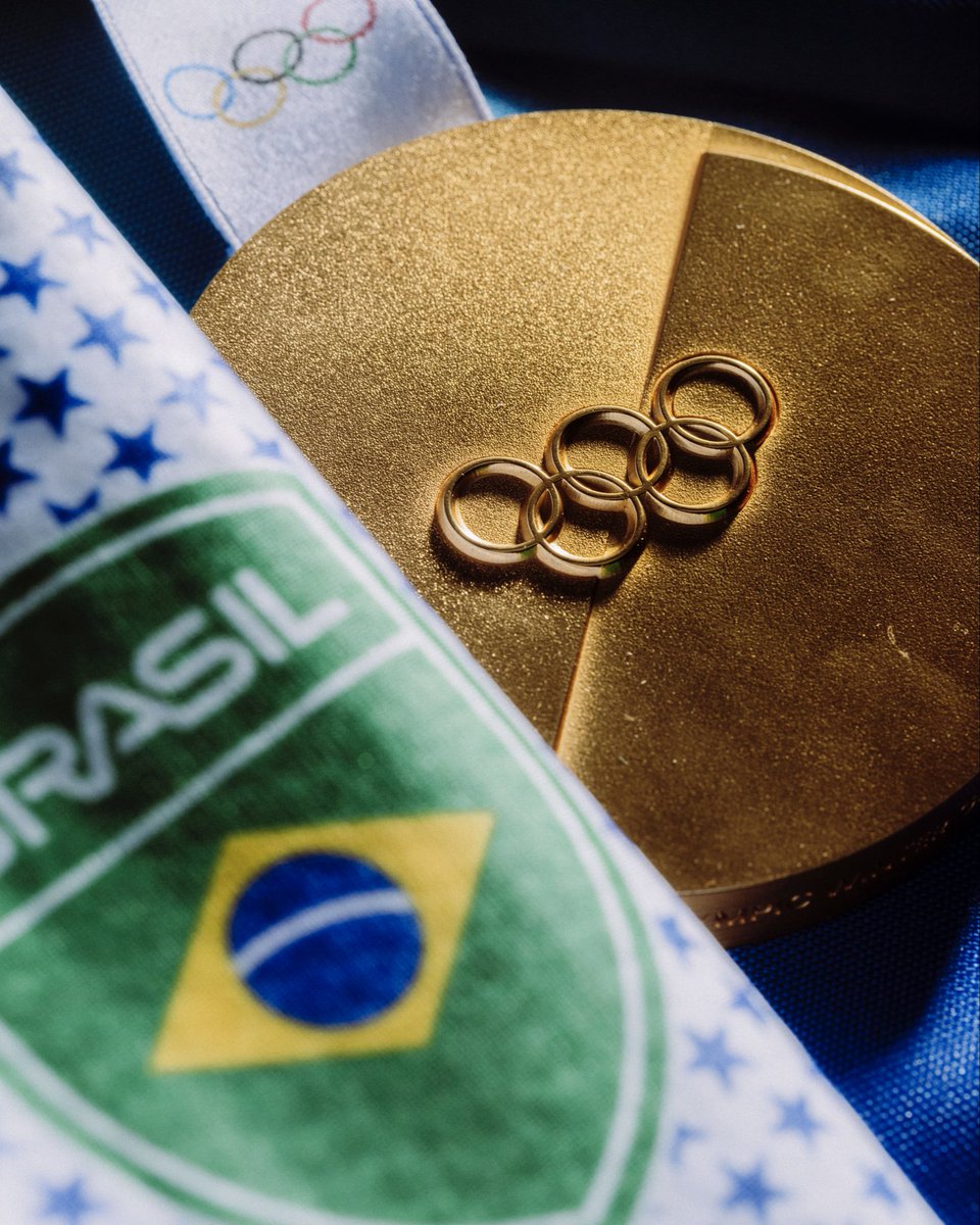 pinheiiirooo's tweet image. If this gold medal represents anything, let it represent the power of being yourself. Your difference is your superpower — believe in it.

To everyone who believed and supported me—thank you for allowing me to be who I am, and to pursue my dreams. Forever grateful🌞🇧🇷💫💚