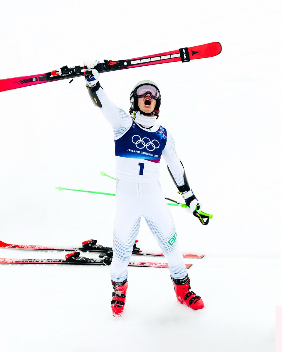 pinheiiirooo's tweet image. If this gold medal represents anything, let it represent the power of being yourself. Your difference is your superpower — believe in it.

To everyone who believed and supported me—thank you for allowing me to be who I am, and to pursue my dreams. Forever grateful🌞🇧🇷💫💚