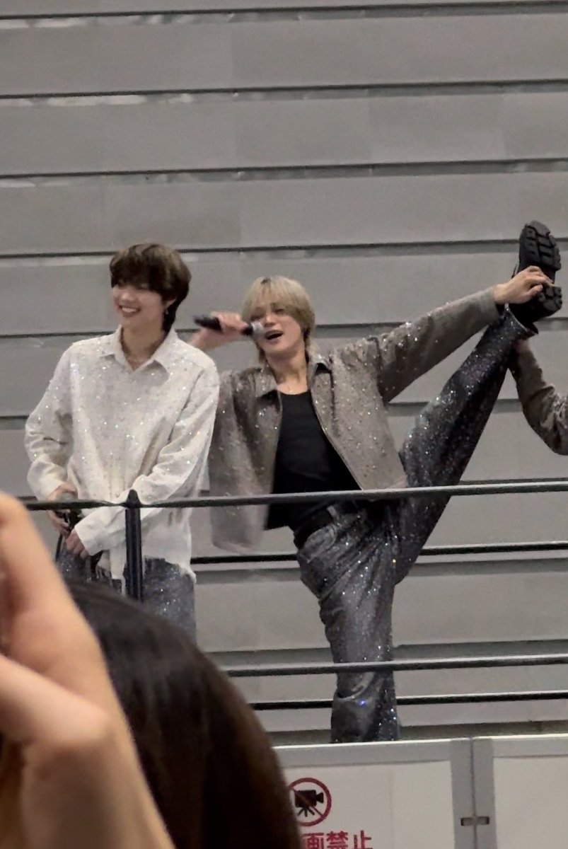 연휴 마지막.... 
좃뺑이 치기 하루 전이지만 모두들 새해 복 많이 받으심쇼 충성~
~자러감~