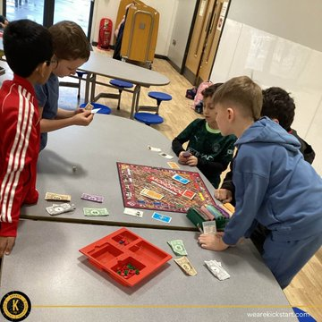 wearekickstart's tweet image. Day 1 of Holiday Club at @mesne_lea🎉✨

The children made Chinese horses and enjoyed playing lots of fun games – a brilliant start to the week! 🐎🎈

#Creative #MesneLeaPrimary #ActiveLearning #Kickstart