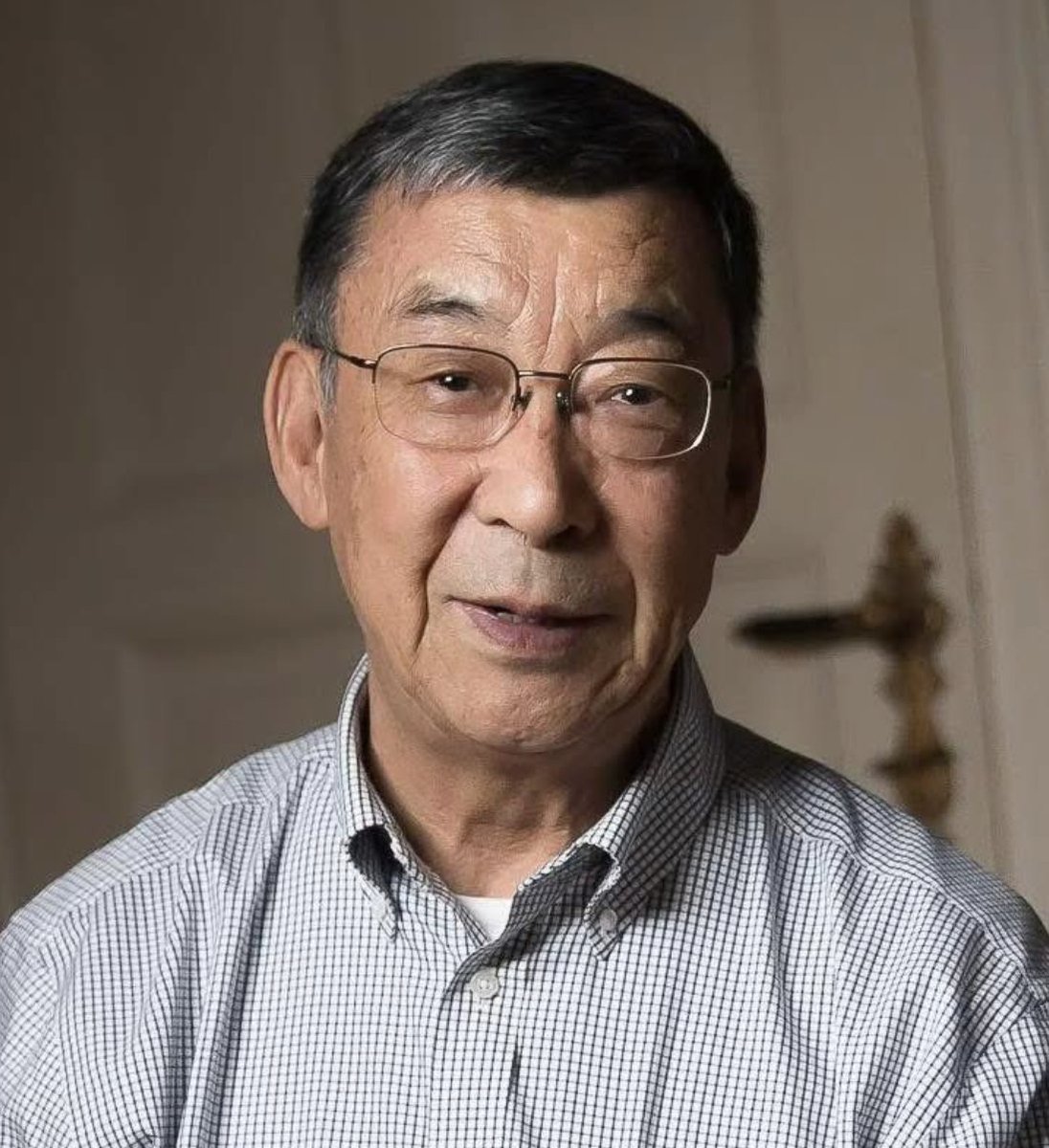 BuddhismTibet's tweet image. With deep sorrow, we mark the passing of Ngari Rinpoche, younger brother of His Holiness the 14th Dalai Lama.

May his journey be guided by merit and may his rebirth be swift and noble.

We extend our prayers and condolences at this solemn time.

#NgariRinpoche #DalaiLama #Tibet