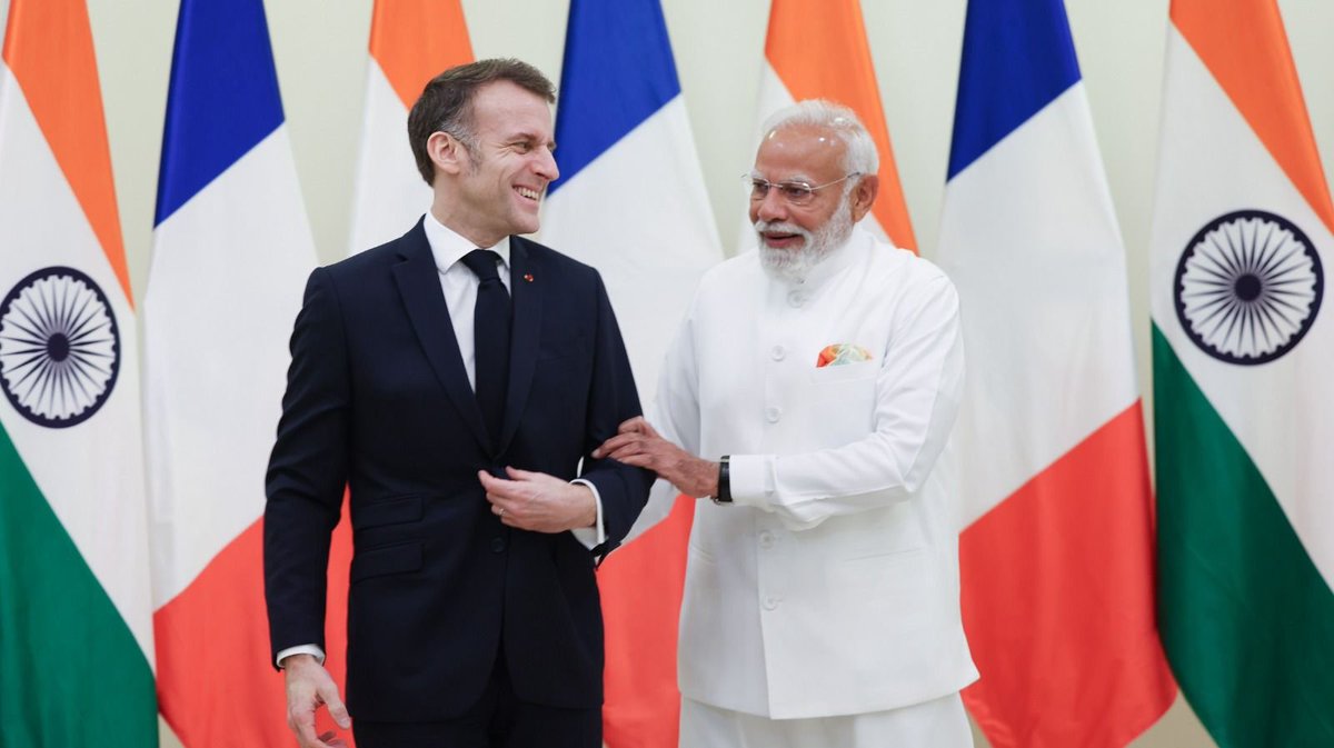 Narendra Modi tweet media