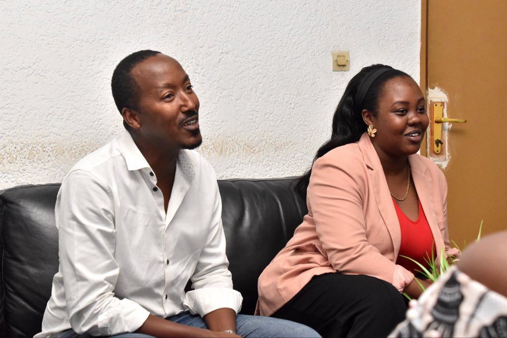 BujaSansTabou's tweet photo. 🗓️ Avant le début du festival, notre Directeur Artistique, @SabimbonaFreddy , accompagné de Pepita Mpuhwe, a eu le plaisir d’être reçu au cabinet du Ministère de la Jeunesse, des Sports et de la Culture par la Ministre elle-même, Mme Lydia Nsekera. https://t.co/JIyKHBiPVj