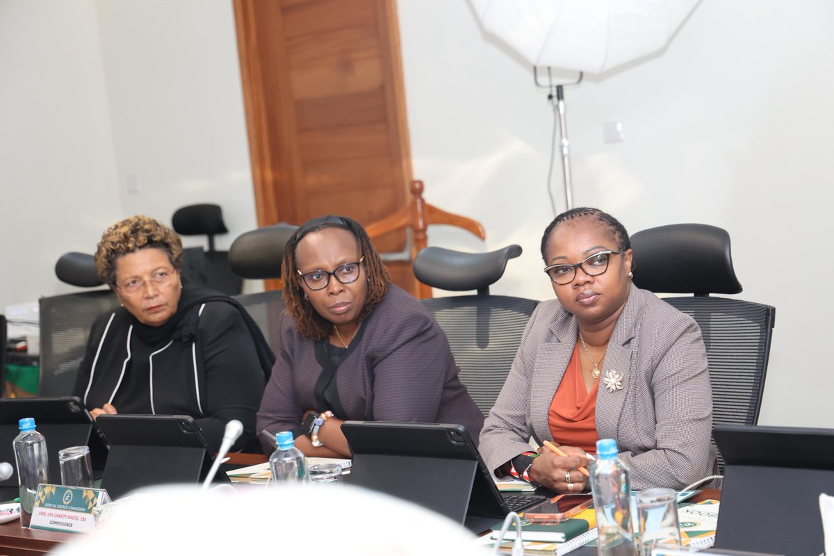 Judiciary &amp; JSC are illustrious institutions as sentinels for rule of law and access to justice. Rule of law &amp; constitutionalism, being among the 10-point agenda, are enablers of good governance. We deliberated with the JSC on enhancement of rule of law &amp; constitutionalism.