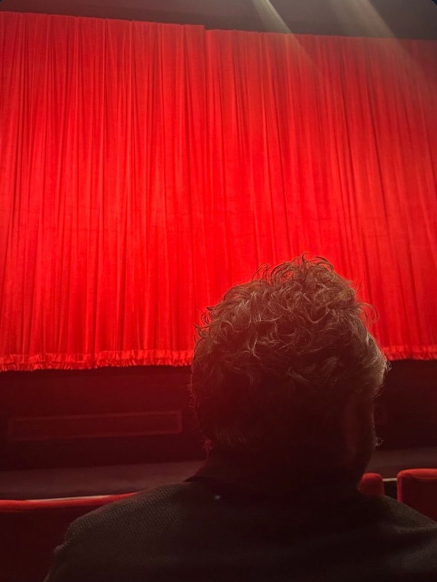 Wait a minute... Isn't that background that Georgia posted with David the same background as the theater on the day they went to see Good Omens 3?!!?