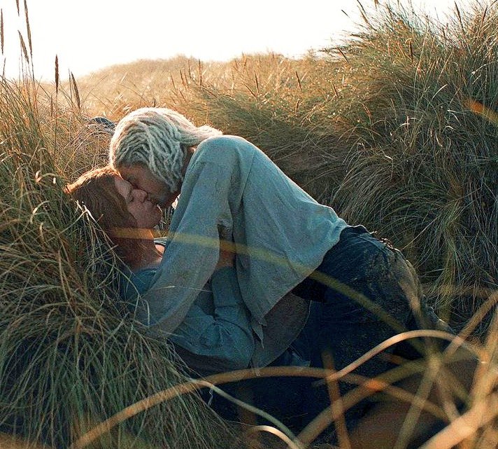 "Hotd is too straight" and it's literally the gay gay homosexual gay show