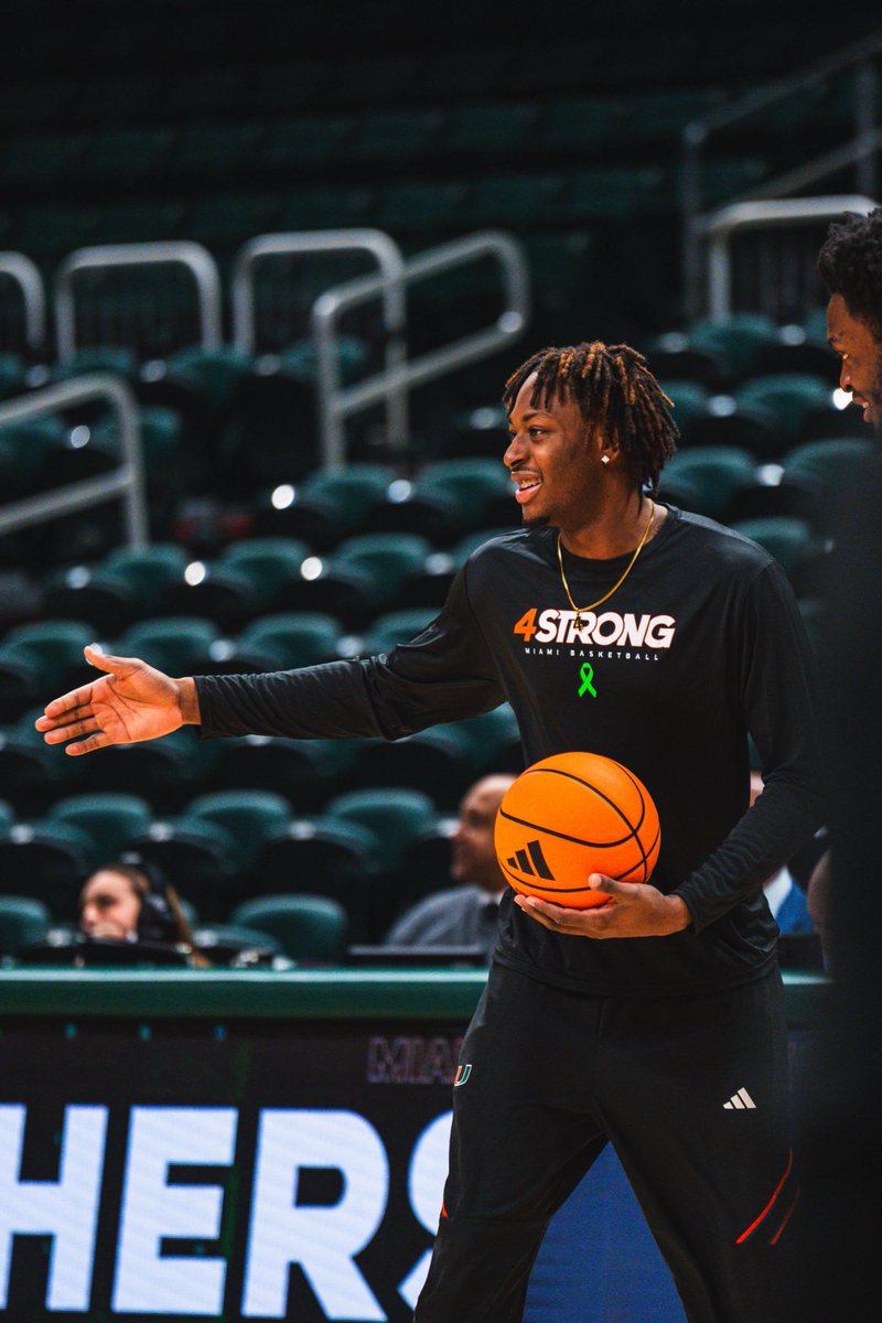 CanesHoops's tweet photo. STUDENTS & FANS ‼️
Pack Watsco early & get a #4STRONG shirt 🙌
*while supplies last* https://t.co/rOc2B6PKSl