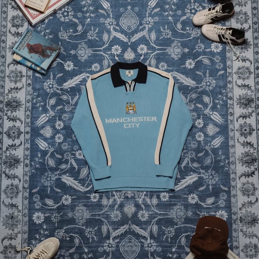 guys look at this sweater