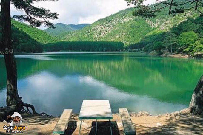 TurkunDunyasi's tweet photo. 🇰🇿 Borabay Gölü, Kazakistan 
🇹🇷 Borabay Gölü, Amasya https://t.co/eAJFH7MNsb