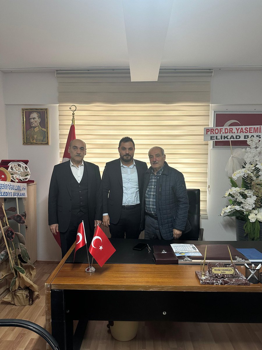 Merkez İlçe Başkanımız Sn. Vahit Erkan ile birlikte, Elazığ Madeni İmalatçılar ve Camcılar Esnaf ve Sanatkârlar Odası Başkanımız Sayın Mevlüt Taşdöğen’i ziyaret ederek hayırlı olsun dileklerimizi ilettik..

Esnaf odalarımız, üretimin ve emeğin korunmasında önemli bir görev