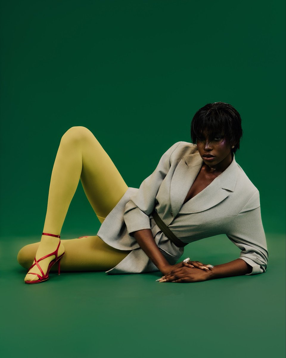 Office hours, but make it couture💐

Makeup: <a href="/zahraah/">zahra jaimes</a>.oo 
Outfit 2: @dailymagic_atelier 
Makeup: <a href="/zahraah/">zahra jaimes</a>.oo 
Shoes: <a href="/theshoeblocc/">T H E B L O C C</a> 
Fascinator: @elegant_facinators_byli 
Photography: <a href="/thacyprian/">Ebube</a>
Creative: @brandsyncnigeria