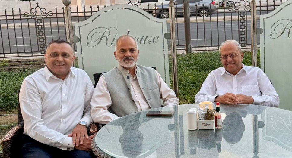 Indemb_Muscat's tweet photo. HE @AmbSrinivas met Mr. D.N. Prahlad, Founder & Chairman of Surya Software Systems Pvt. Ltd., along with Mr. G.V. Ramakrishna, Chief Business Officer, Thawani Pay to explore collaboration opportunities in the FinTech and digital banking sectors. The meeting focused on leveraging India’s global expertise in financial technology, AI-driven platforms, and digital innovation to strengthen India–Oman cooperation in advanced banking and FinTech ecosystems.