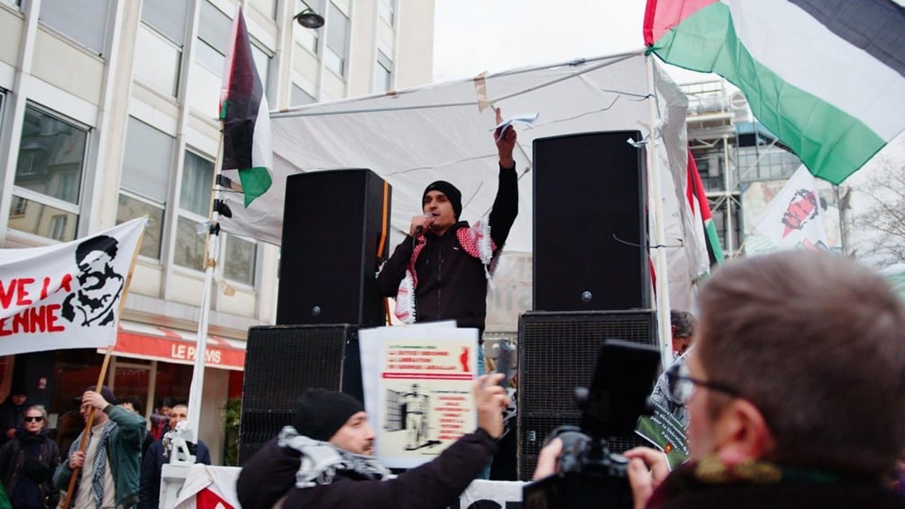 LA CAUSE DU PEUPLE: ALEX CONDANNATO, LA GIUSTIZIA BORGHESE NON SI SMENTISCE!

(Traduzione non ufficiale da The Red Herald di una nota pubblicata da La Cause du Peuple sulla condanna di Alex).

perlademocraziapopolare.com/la-cause-du-pe…