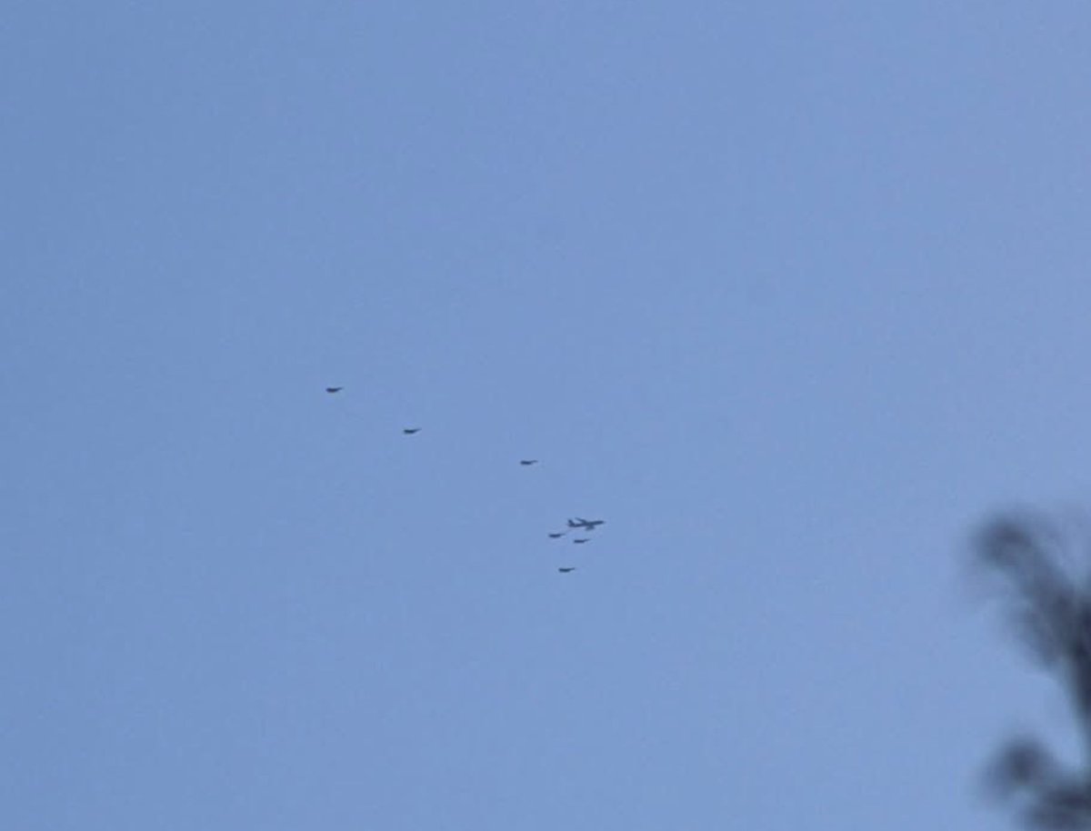 Thewarjurnal_'s tweet photo. US Air Force fighter jets + refueling tanker spotted in formation all heading to the Middle East.
Something major is in motion tonight.🌍
#MilitaryMovement #USAF #Breaking #AviationNews #MiddleEastWatch https://t.co/logU615izH