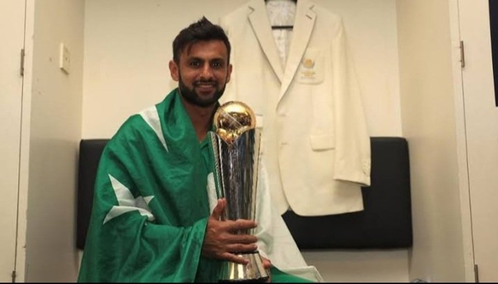 Daniyal550's tweet photo. I would take 2 ICC trophies with 3 wives.

Winning on and off the field in the life. 🤣 https://t.co/N3kcIxmll0