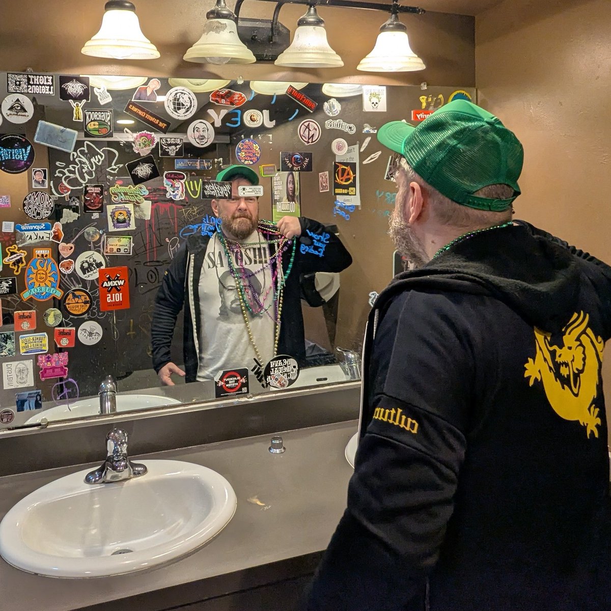 Andy Rowe tweet media