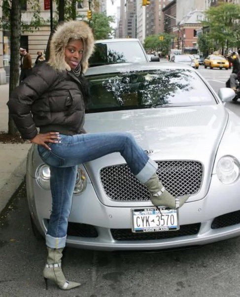 mypussyisYUM's tweet image. Got the Bentley cause it’s just tradition. Are you even a female rapper without one??