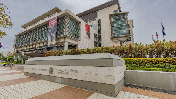 🇪🇸¡España extradita hombre acusado de asesinato en RD!🇩🇴

El Reino de España extraditó la noche del lunes a un ciudadano dominicano que tiene un proceso penal abierto por asesinato y porte ilegal de armas de fuego en el Distrito Nacional.

#ElNuevoDiarioRD