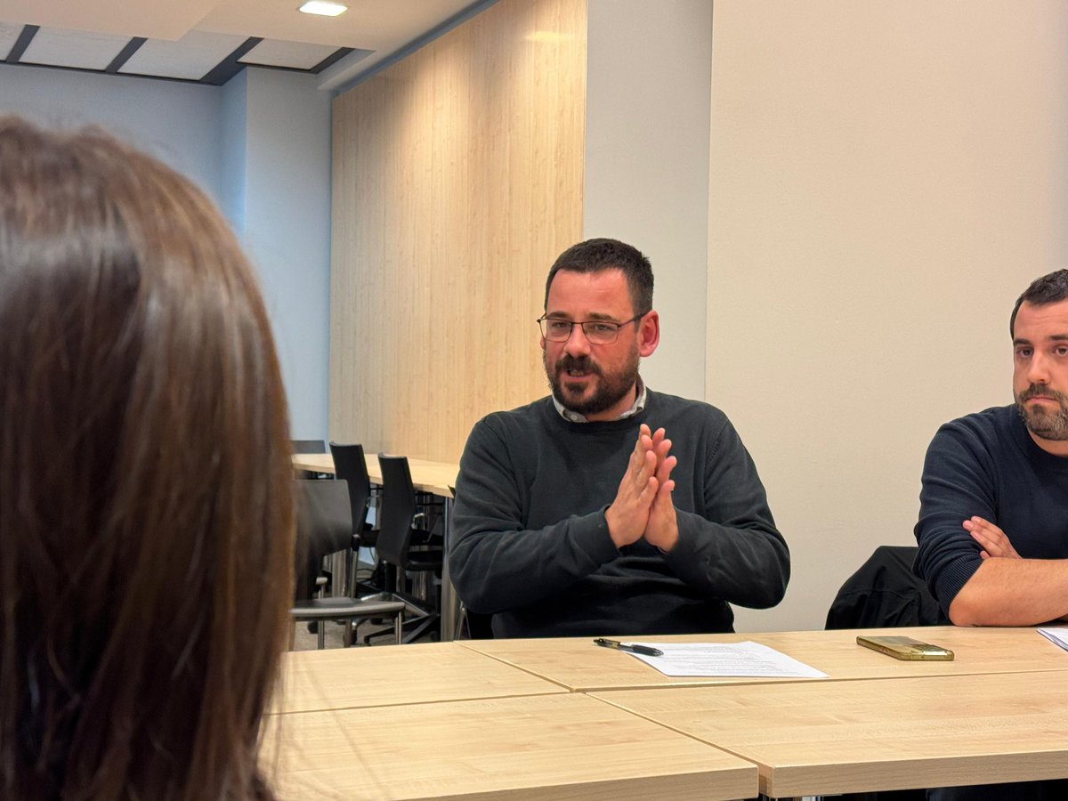 alcaldegi's tweet photo. Trobada amb els agrupaments escoltes de Girona, acompanyat del regidor de joventut, Àdam Bertran.

Volem escoltar els caus com a agents educatius que són, imprescindibles per assolir una educació 360 d’infants i joves. https://t.co/g8t1za2sEx