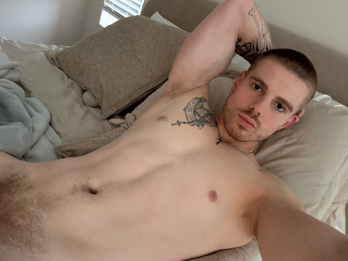 shredjulian's tweet photo. RT if you’re 🏳️‍🌈 and would sleep with me https://t.co/CZjJaFHA0U