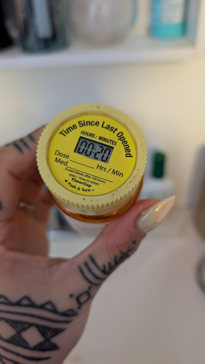 JustineLucyyink's tweet image. R u a stupid fuck that doesn't remember if they took their meds but can't risk missing it or taking double? Get some timer lids off Amazon for your pill bottles
