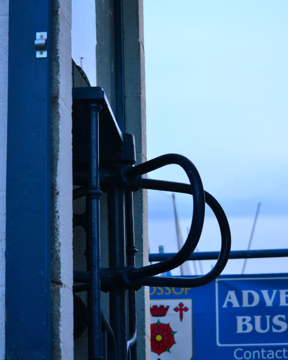 GlossopNorthEnd's tweet photo. ARRIVE EARLY ⚽️

Supporters attending tonight’s huge County Cup Semi Final are strongly encouraged to get down early to avoid turnstile queues close to kick-off. Gates open from 6pm.

Crowds can increase by over 600% in the final 30 minutes before kick-off, which has previously led to queue's at the gate and fans missing kick off. 

Avoid the rush, beat the queues, and get in early to back GNE!
🔵🔵🔵
#vivaGNE #UpTheHillmen