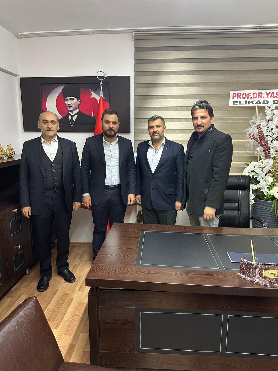 Merkez İlçe Başkanımız Sn. Vahit Erkan ile birlikte, Bakırcılar, Kalaycılar ve Züccaciyeciler Esnaf ve Sanatkârlar Odası Başkanımız Sayın Ahmet Yalnız’ı ziyaret ederek hayırlı olsun dileklerimizi ilettik..

Köklü esnaf kültürümüzün yaşatılmasında esnaf odalarımızın rolü