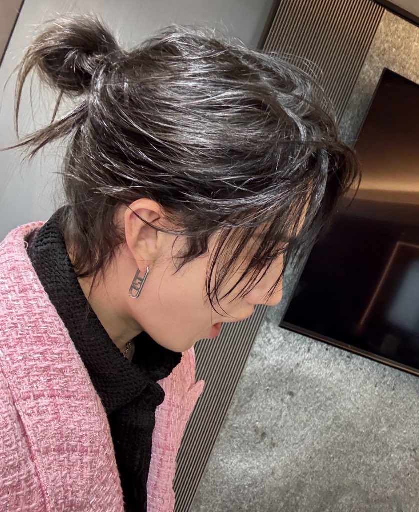 httpsbahng's tweet photo. man bun chan you’re one of the best things that’s ever happened to me https://t.co/A9TlaIIuBW