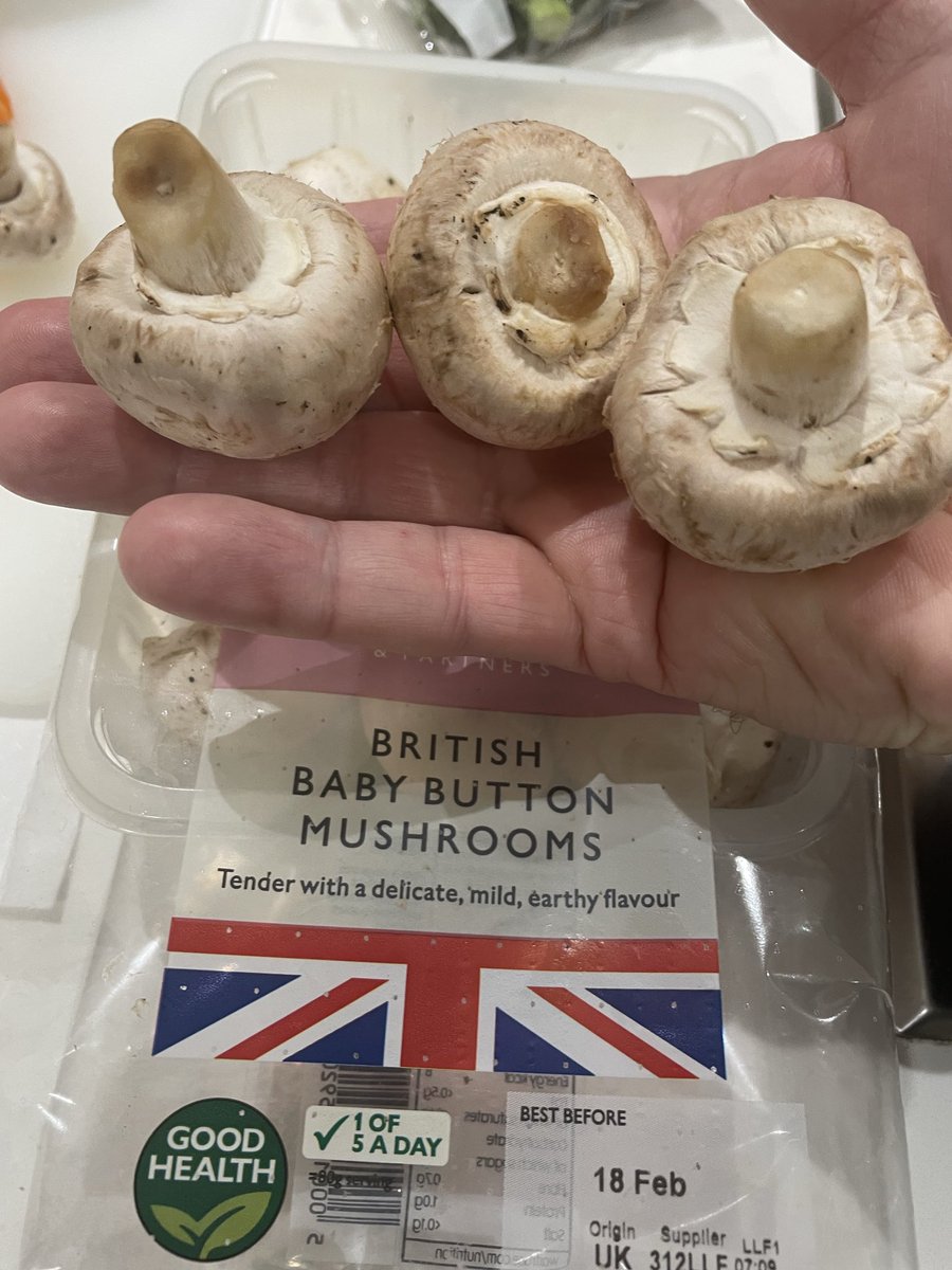 Johnny Cash tweet media