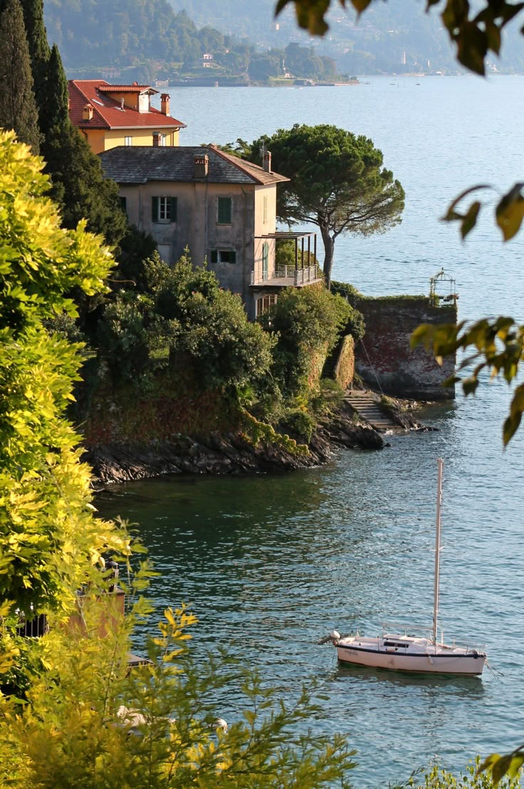 purelivn's tweet image. manifesting italian summer