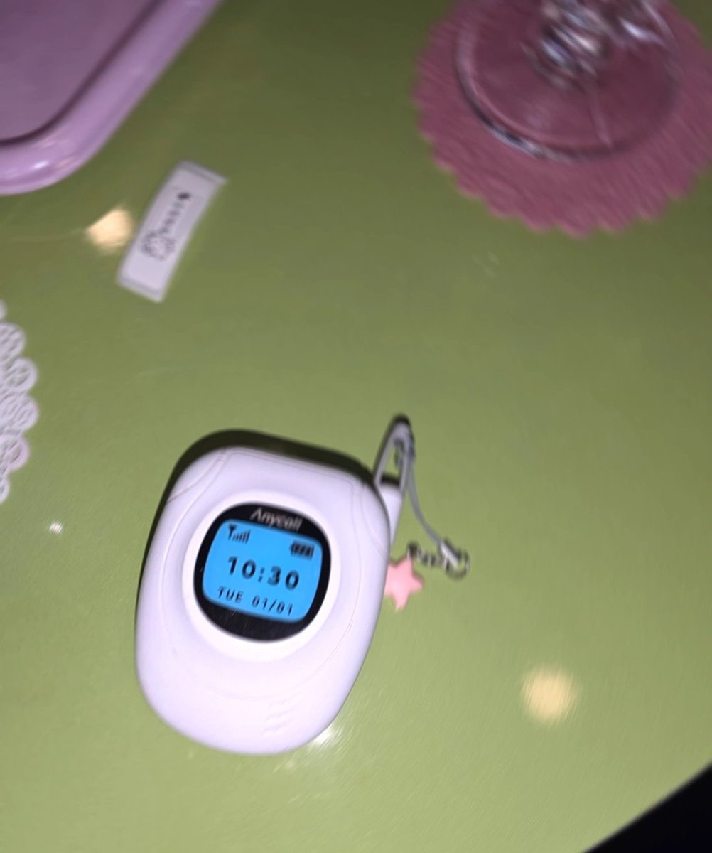 애니콜 버즈케이스 처음보고 홀딱반해서 매물뒤졋고, 못 찾았고, 어떻게든 가지고싶어서 im going crazy