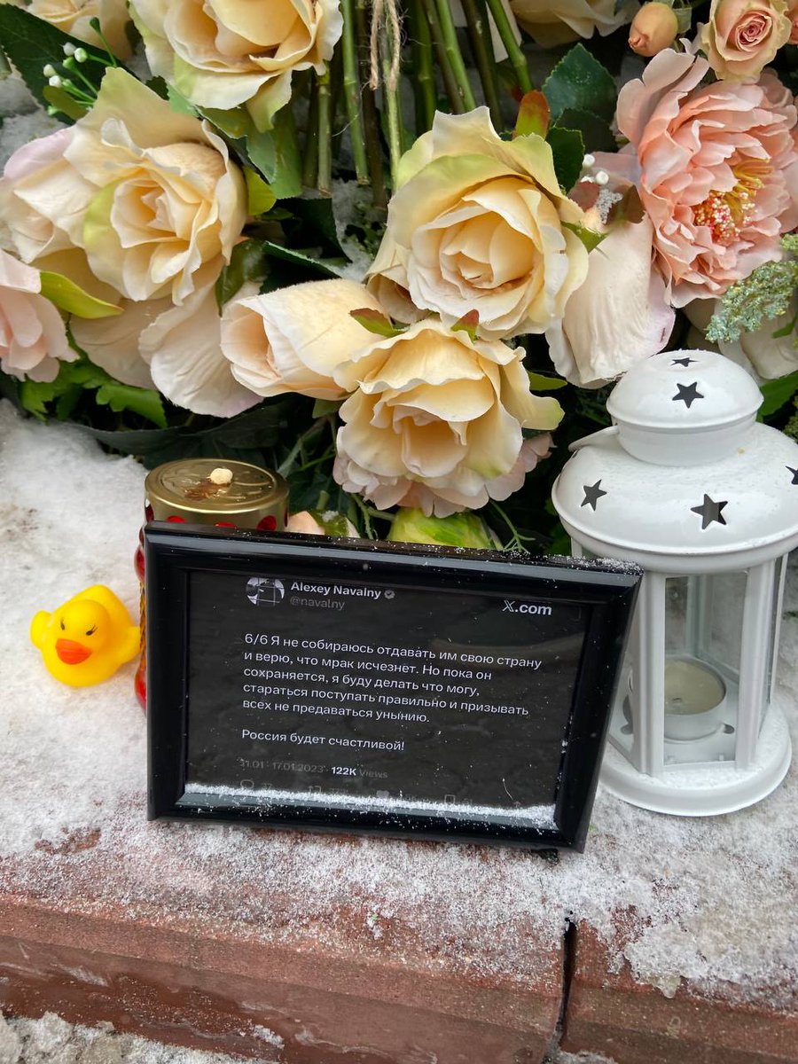 Memorial in English tweet media