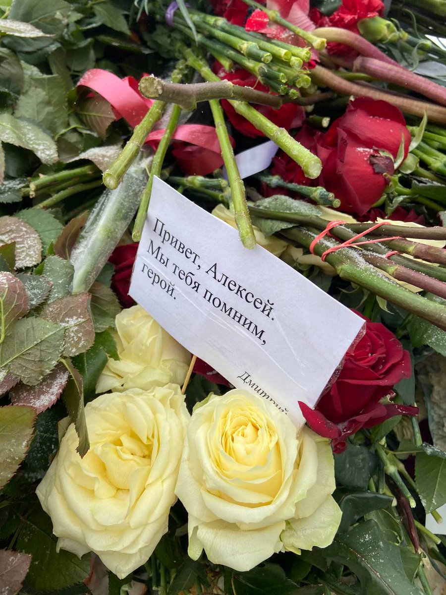 Memorial in English tweet media