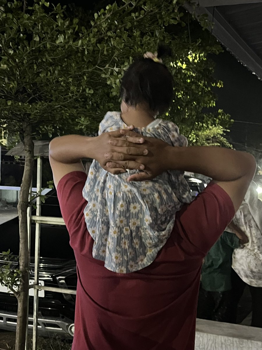 arsxclusive's tweet photo. We loppp u always papaaa, happy birthday!💖😘 https://t.co/rKhMMDnC9C