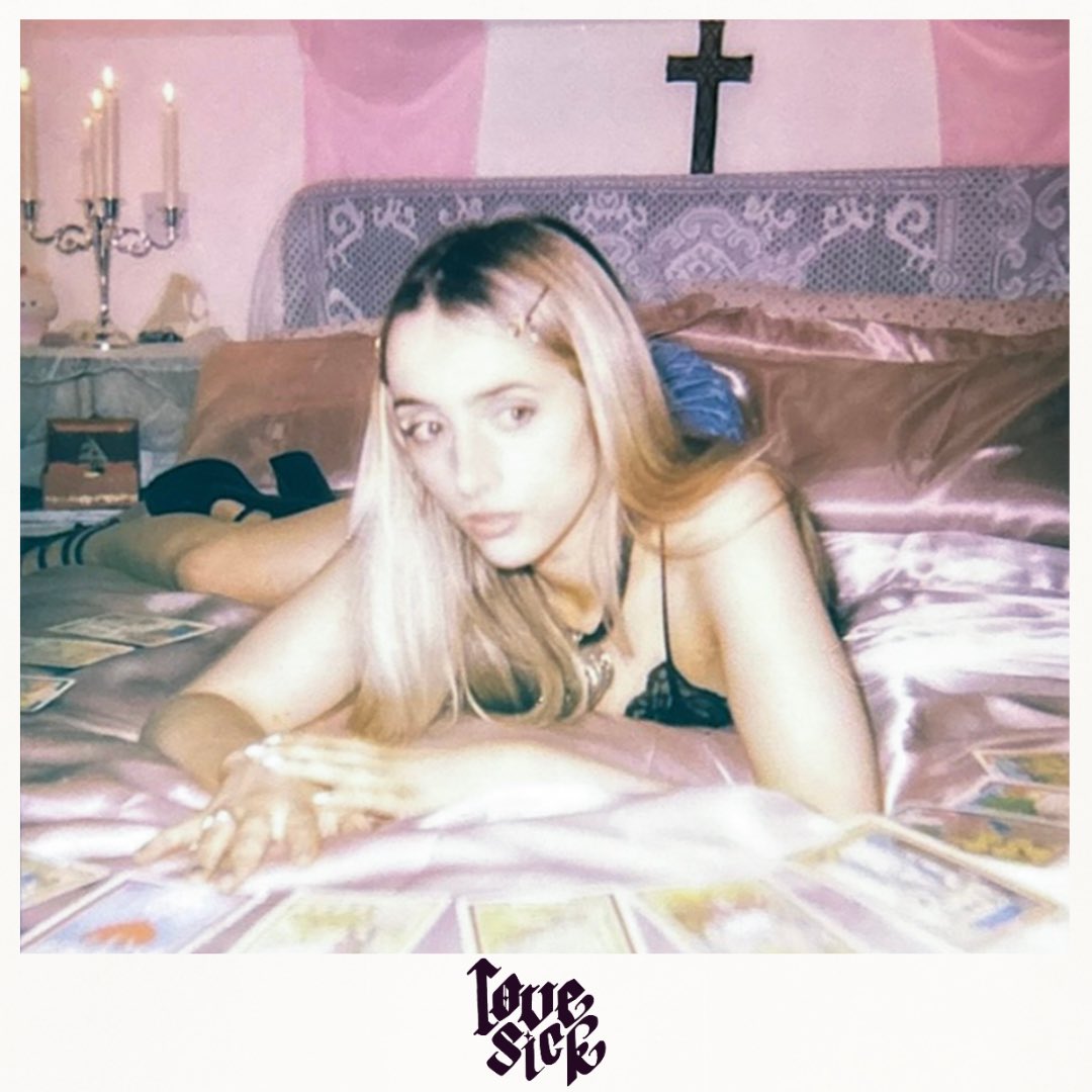 eve berry ⋆˙⟡ tweet media