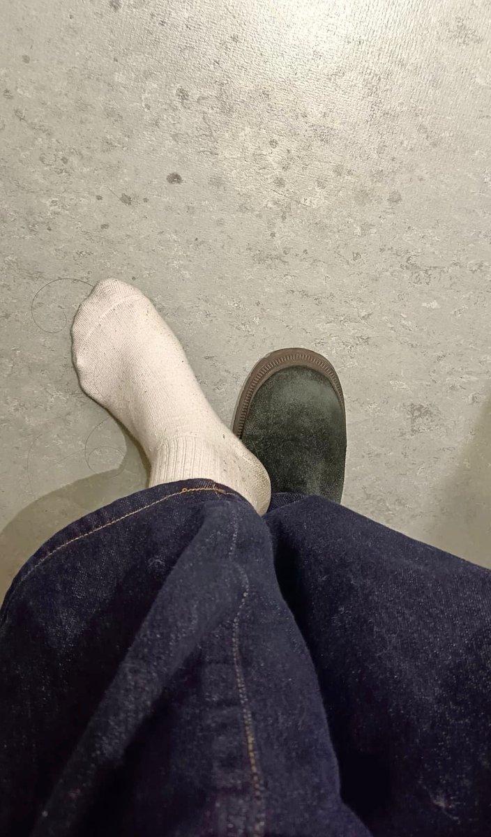 🧦• Les chiens je viens de retirer mes chaussures , regarder l'état de mes chaussettes ! 🤭 elles sentent vachement fort 🤢 ! Qui pense supporter leurs odeurs ? 🫦
• feet - pied - teenfeet - teensocks - sub - girlfeet - femdom - findom - domina • 
<a href="/FindomPromoHQ/">𝕱𝖎𝖓𝖉𝖔𝖒𝕻𝖗𝖔𝖒𝖔𝕳𝕼 | RT PROMO</a> <a href="/RtFeet_/">Rt feet</a>