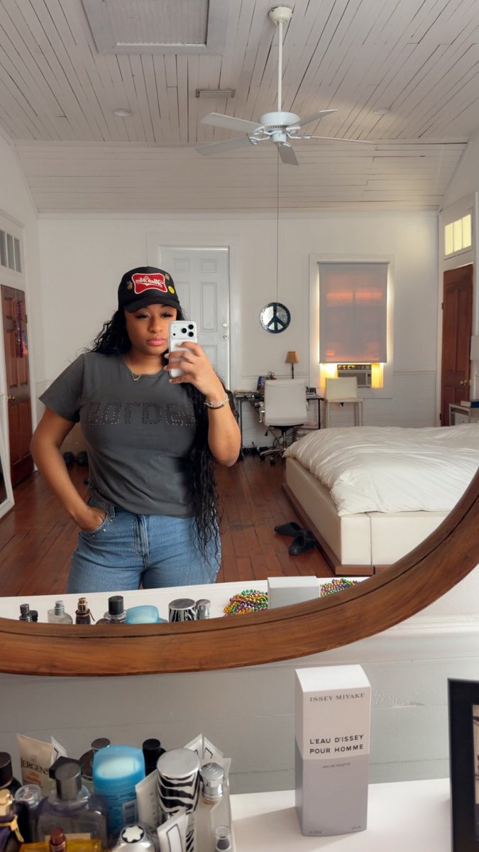 Lauren 💜 tweet media