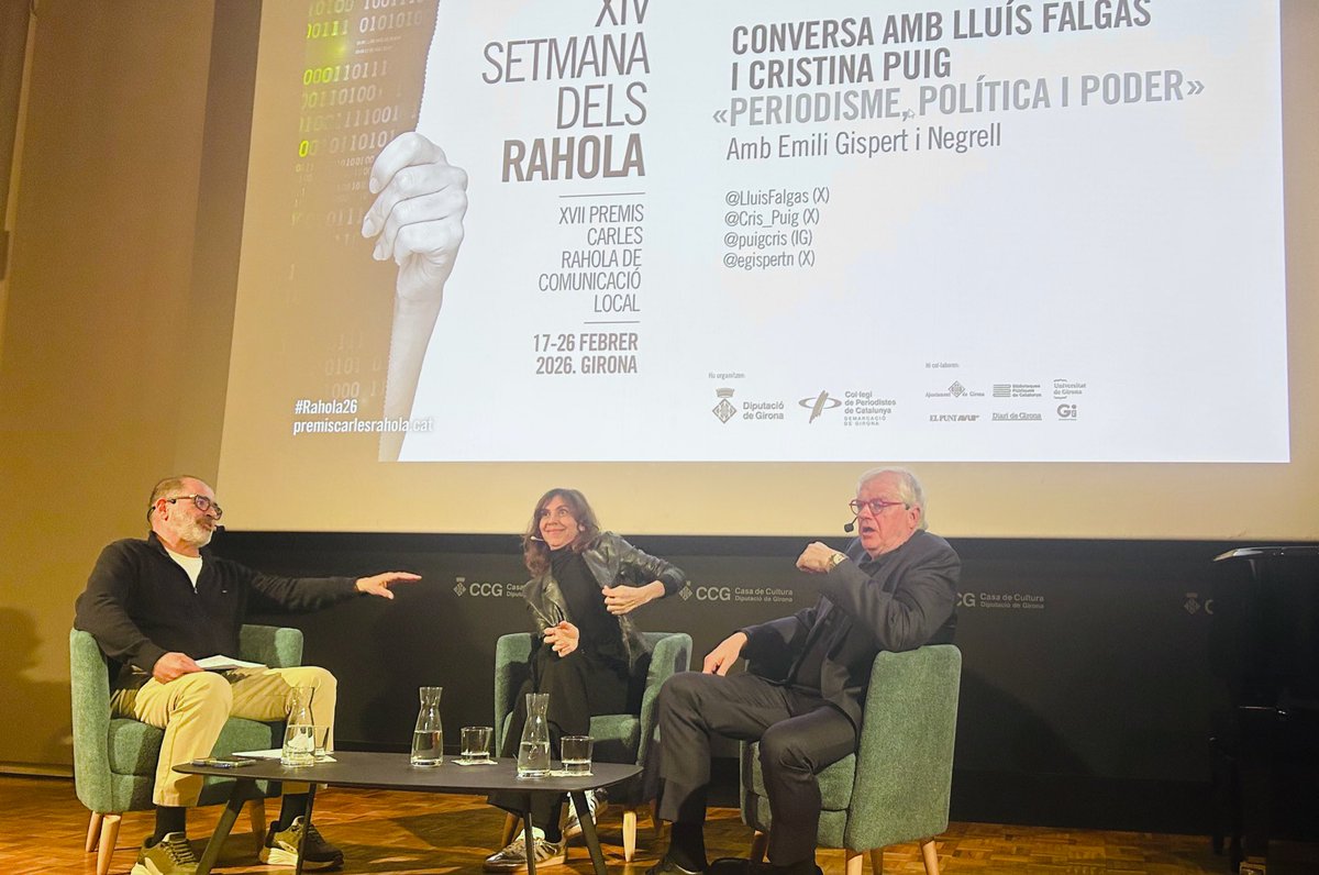 GironaStar's tweet photo. Interessantíssima la conversa sobre les relacions entre periodisme, política i poder entre la @Cris_Puig i en @LluisFalgas , conduïda x Emili Gispert. 
“Els nostres directors ens haurien de defensar quan reben trucades dient que no els agrada el que hem publicat”. 
#Rahola26 https://t.co/TM1ablKcMb
