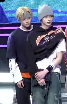 씬쌩국밥🐻🐰🍑 tweet media